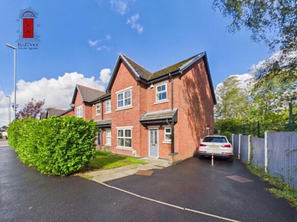 3-bed terraced on Kingsway, Middleton, M24, £300,000