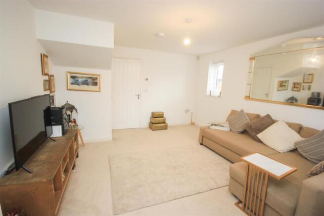 NN8 Gabriel Way, Wellingborough photo 2