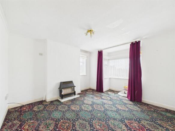 3 bed Semi-Detached for sale Image 3