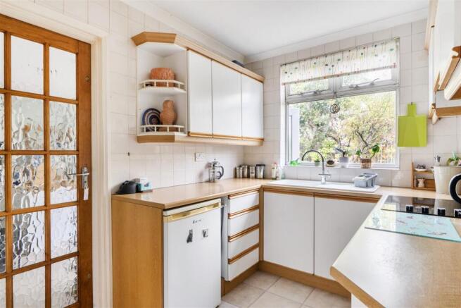 Kitchen 1.jpg