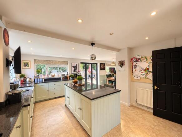 Withy Way - kitchen.jpg