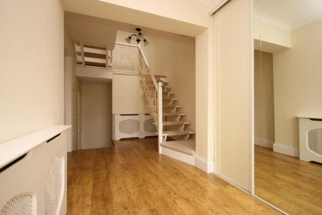 HALL&STAIRS (1).JPG
