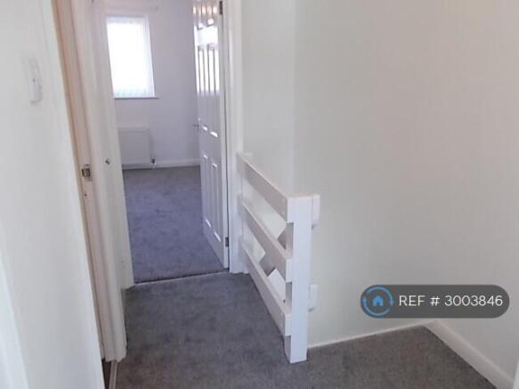 2 bed Terraced to rent Image 12
