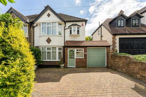 Connaught Avenue, North Chingford