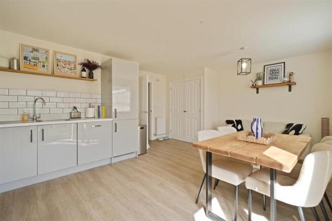 4 bed Detached for sale Image 12