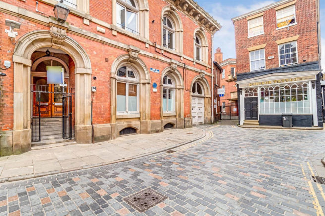 2 bed Apartment for sale Image 4