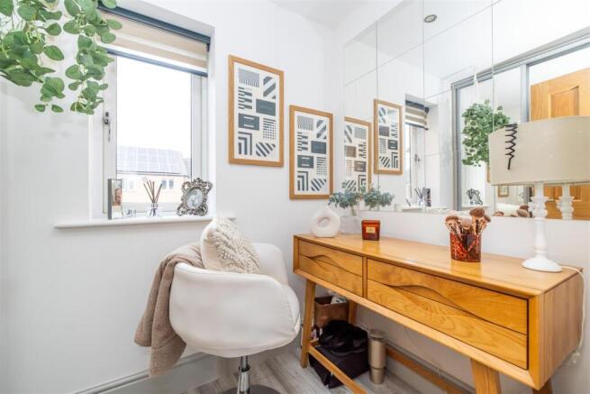 4 bed Terraced for sale Image 12