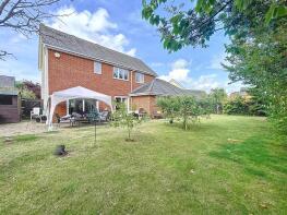 47, The Lakes, Larkfield, Aylesford ME20 6SJ