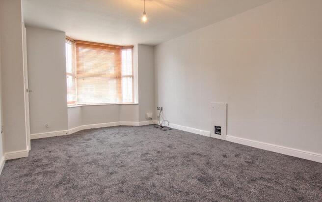 3 bed House to rent Image 5