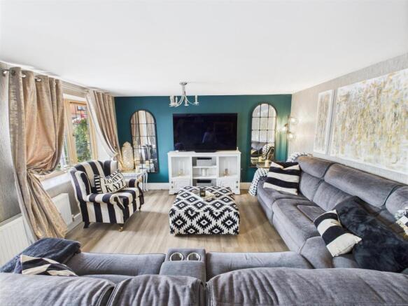Ullswater Close, Priorslee, Telford photo 4