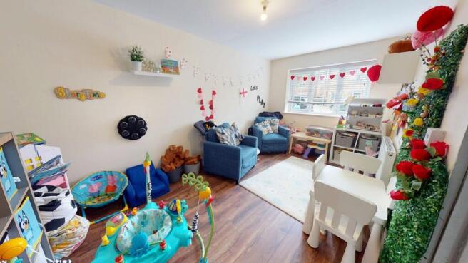 4 bed Semi-Detached for sale Image 7