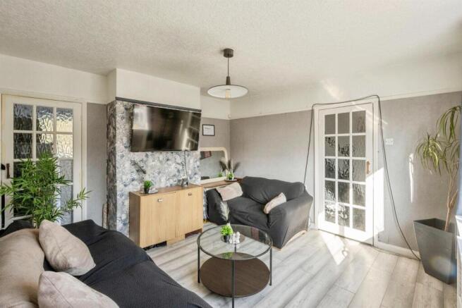 3 bed Semi-Detached for sale Image 6