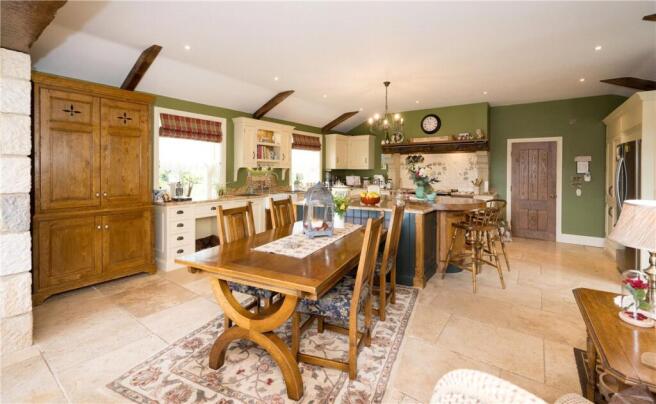 10 bed Detached for sale Image 8