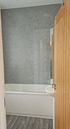 2 bed Flat to rent Image 5