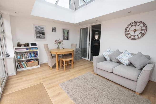 4 bed Detached for sale Image 5
