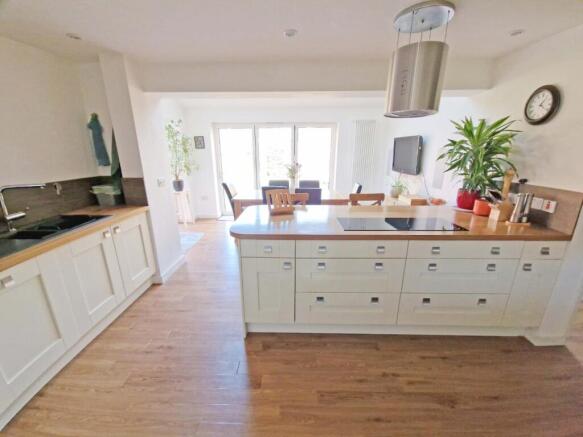 Kitchen4.jpg