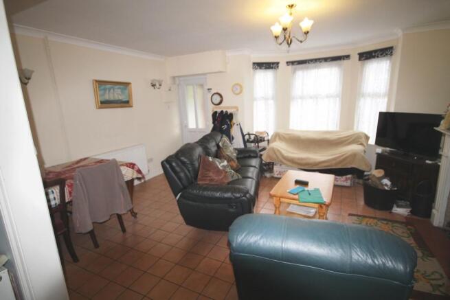 Kitchen/ Dining Room