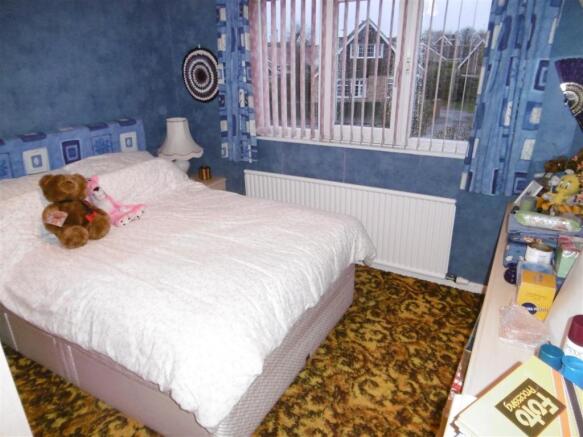BEDROOM 2