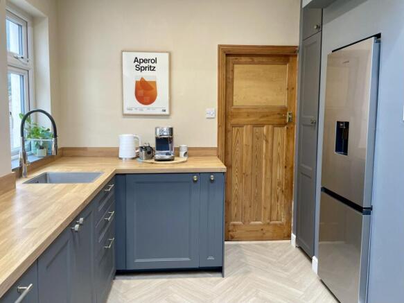 3 bed Semi-Detached for sale Image 9