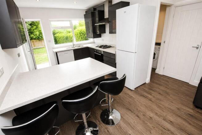 Open Plan Kitchen/ L