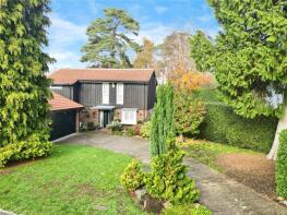 10, Greystoke Court, Crowthorne RG45 7LS