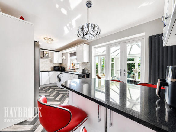 4 bed Semi-Detached for sale Image 5