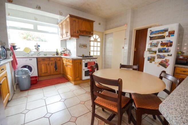 5 bed Detached for sale Image 5