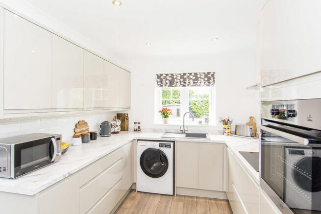 Kitchen/Breakfast...