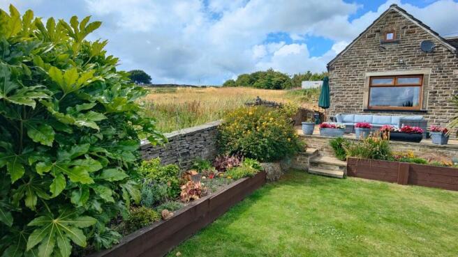 2 bed Semi-Detached Bungalow for sale Image 7