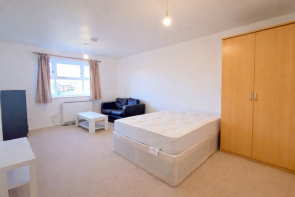 Flat 16, 19 21 Fairlawns, Putney Hill, London SW15 6BD