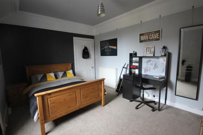 BEDROOM 4