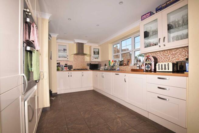 KITCHEN DINER