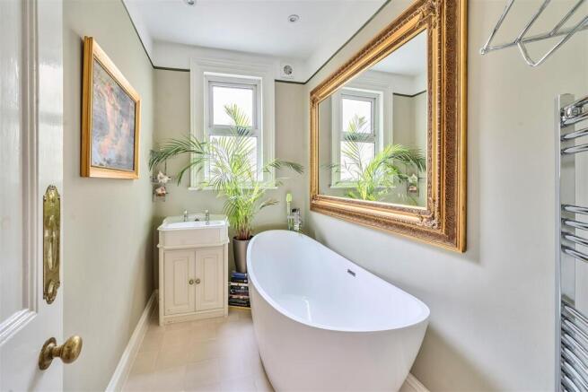 Bathroom.jpg