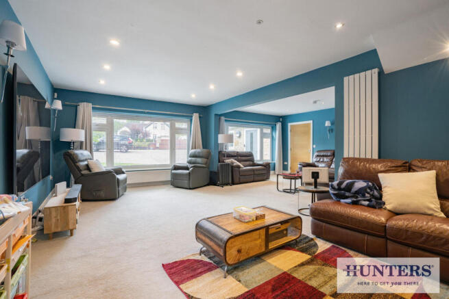 6 bed Detached for sale Image 4