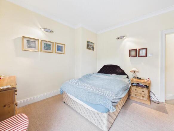 4 bed Terraced for sale Image 12