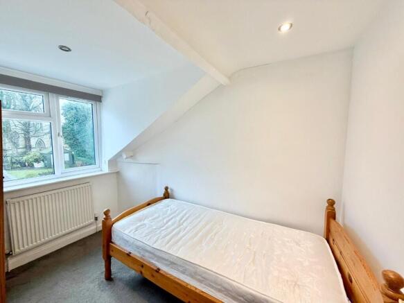 3 bed Terraced for sale Image 9
