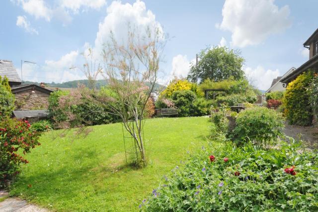 Lawned gardens