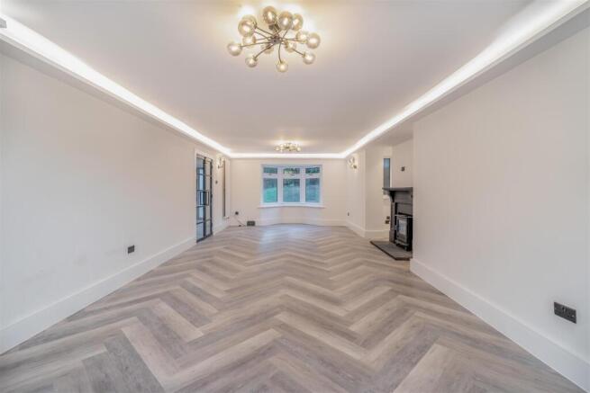 8628166-interior07.jpg
