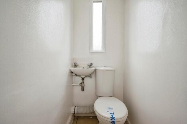 3 bed Semi-Detached for sale Image 8