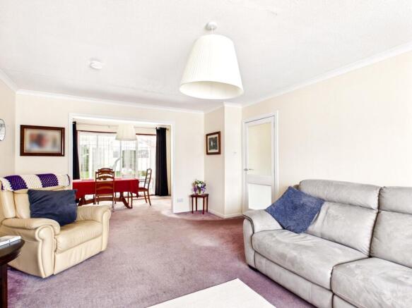 Living room / dining