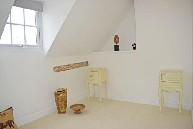 49. The Cottage, bed 3a.jpg