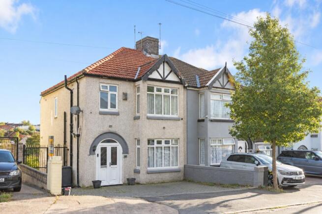 3-bed semi-detached on Stonebridge Park, Bristol, £540,000