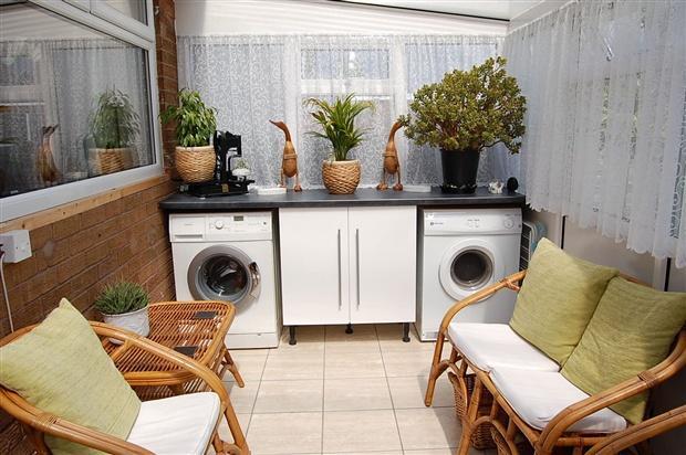 rear utility room or sun room