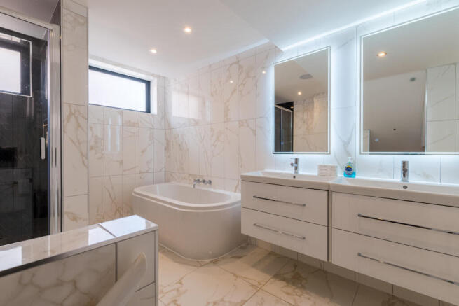 2 bed Flat to rent Image 4