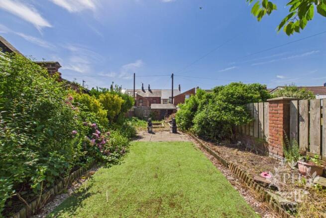 2 bed Terraced for sale Image 12