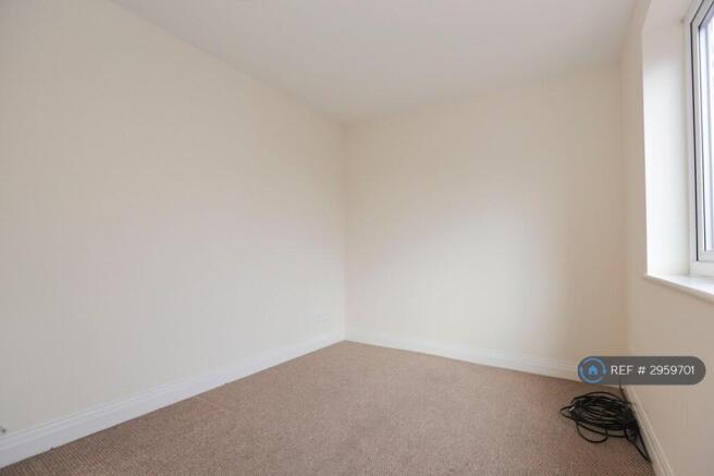 3 bed Terraced to rent Image 6