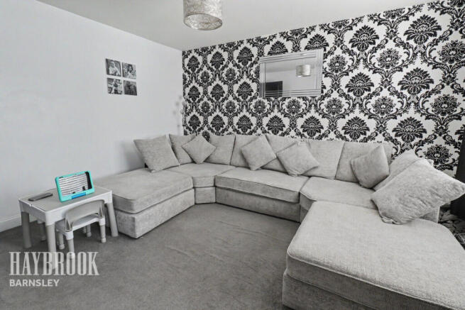 3 bed Semi-Detached for sale Image 4