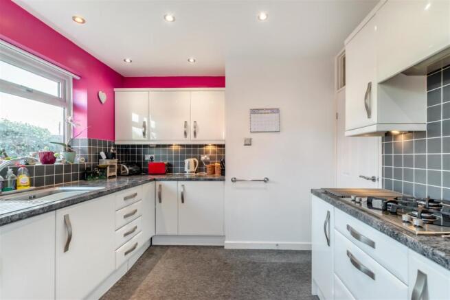 8527954-interior15.jpg