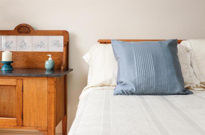 Bed2.3.jpg
