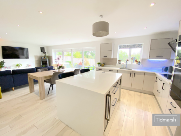 Woodland View, Shop Lane, Oaken, Staffordshire WV8 2AX photo 4